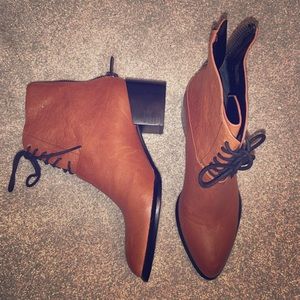 ❤️ Above Ankle Tan Leather Lace up Nickia Boot ❤️